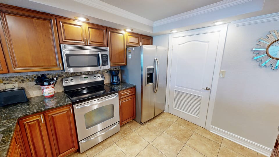 Condo, 2 Bedrooms | Private kitchen | Coffee/tea maker, fridge, oven, toaster
