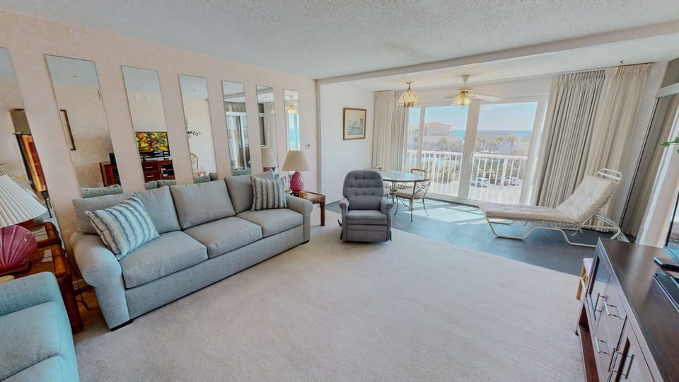 Condo, 2 Bedrooms | Living area | Smart TV
