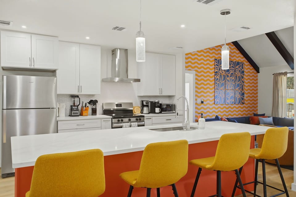 Fuel up for a day of adventure or wind down with a late-night snack. This kitchen has everything you need and more.