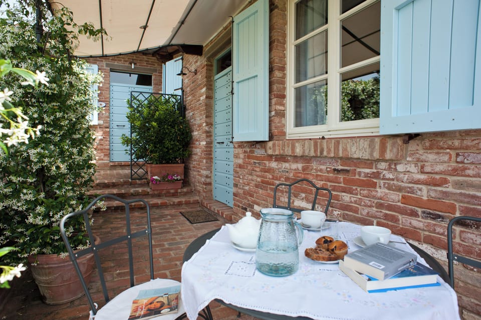 Classic Apartment, Garden View | Outdoor dining