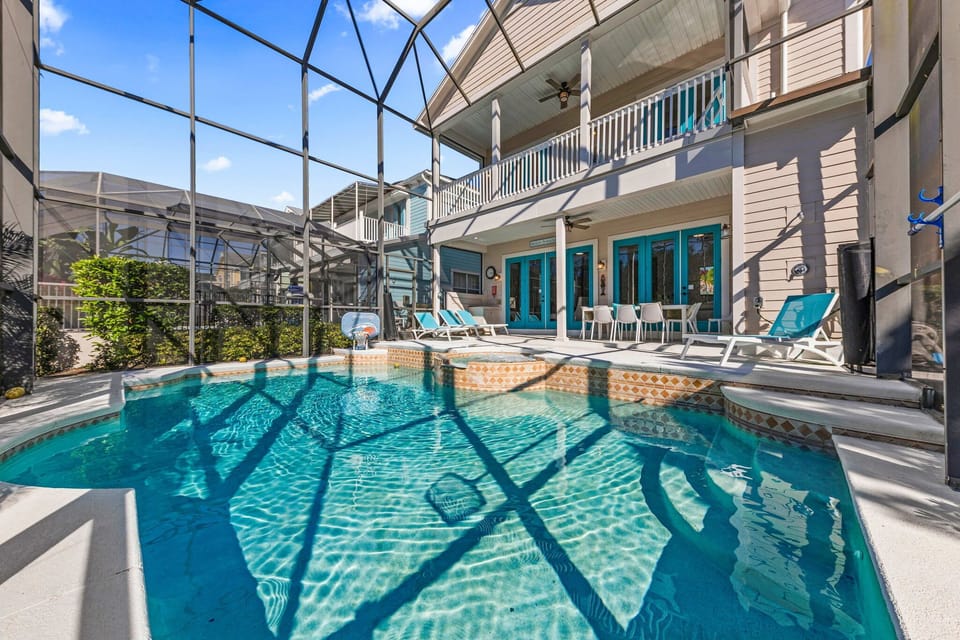 “Large screened-in pool area perfect for all-day swimming and relaxation.”
