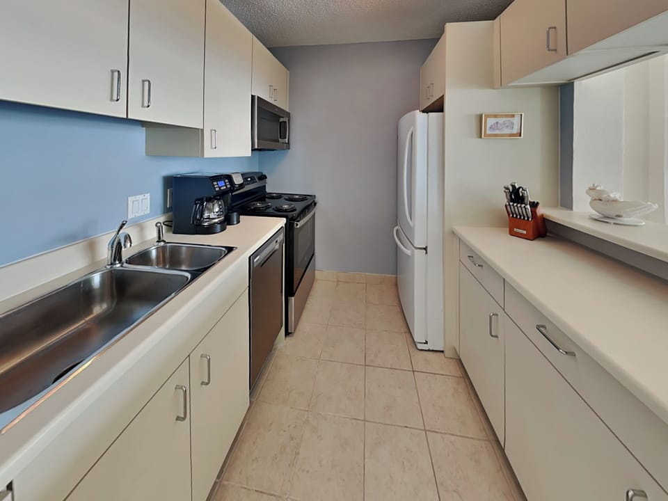 Full Kitchen