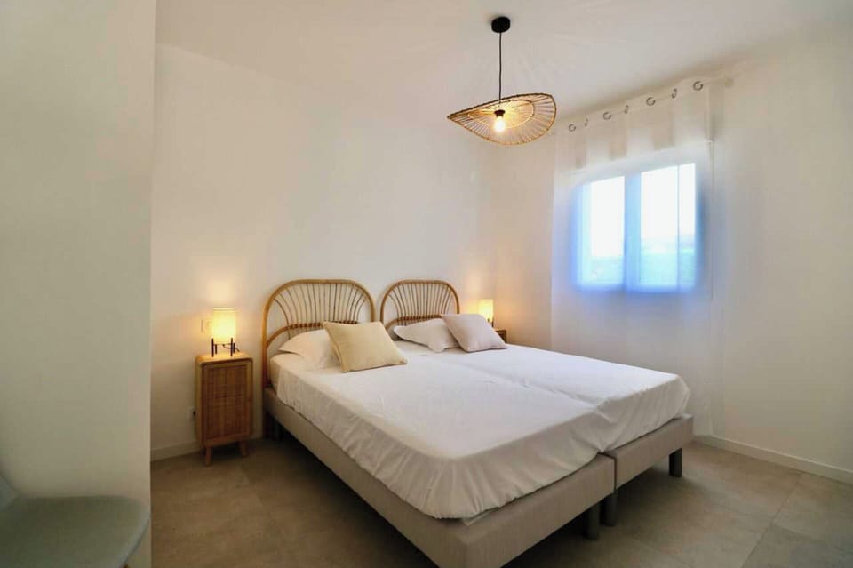 Apartment | 2 bedrooms, laptop workspace, bed sheets