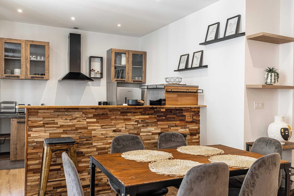 Apartment | Dining
