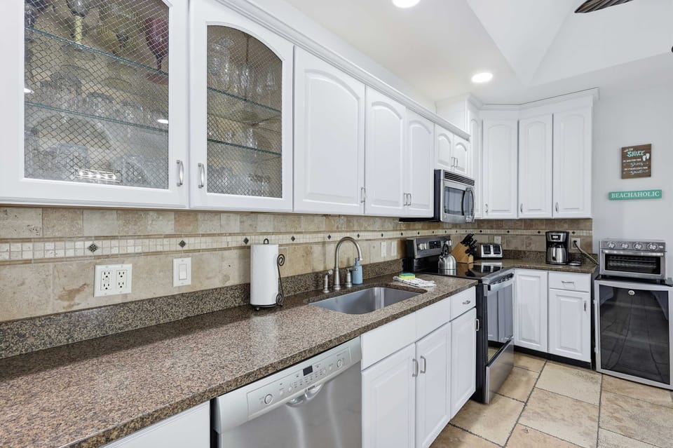 Spacious, modern, and ready for your culinary creations—this kitchen is where delicious memories are made. 