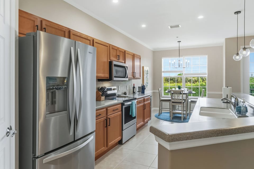 Enjoy talking to your family and friends while making a meal in the afternoon!
