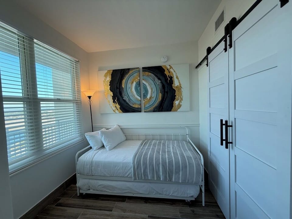 Guest bedroom
