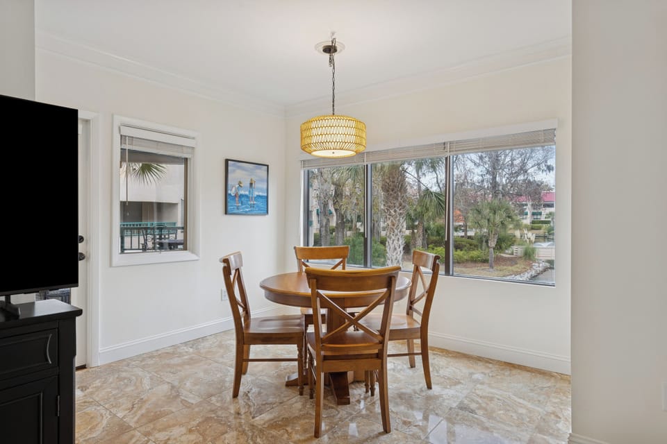 Stylish Dining Area with Gorgeous Views