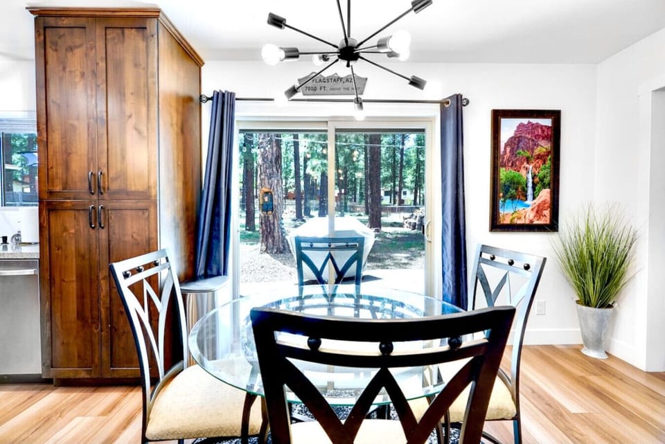Dining Table with 4 chairs