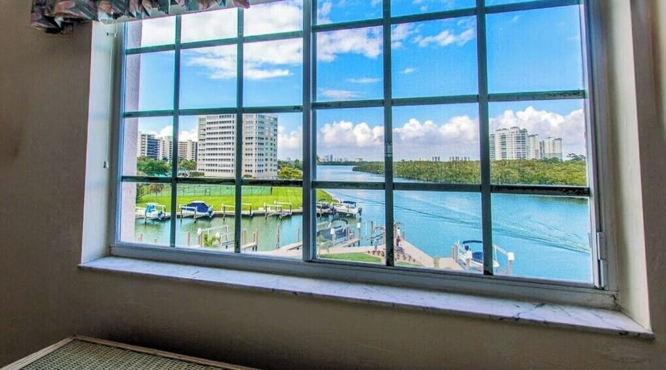 Wake up to stunning waterfront views from your window, where boats bob peacefully in the marina and city skylines paint the perfect morning backdrop.