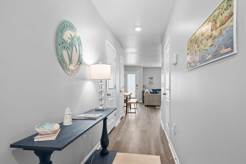 Entry Hallway to Downstairs Living/Kitchen/Dining