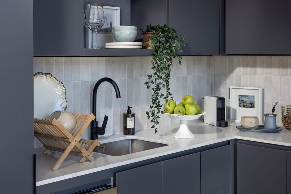 Private kitchen | Fridge, microwave, oven, stovetop