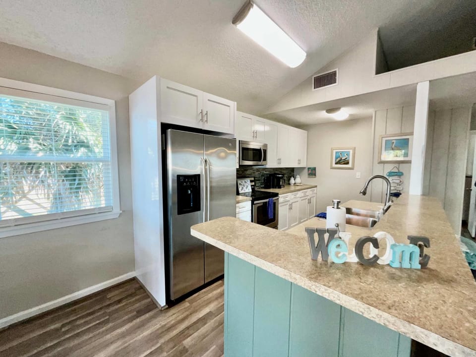 Full kitchen 