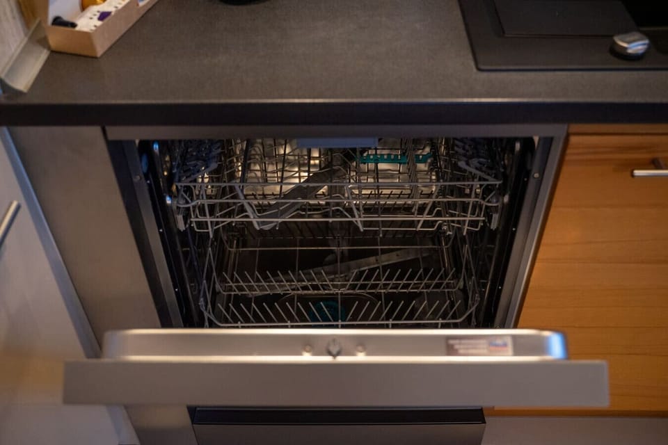 Dishwasher | Book Now With RENTUJEMY