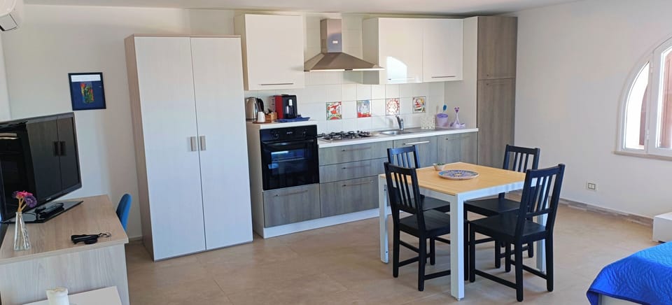 Studio, Sea View | Private kitchen | Cookware/dishes/utensils