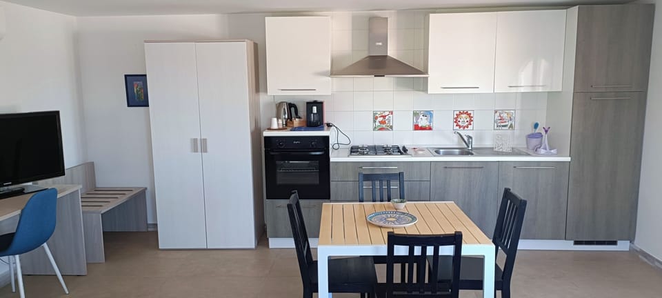 Studio, Sea View | Private kitchen | Cookware/dishes/utensils