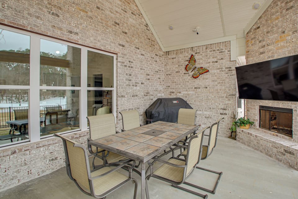 Covered Patio | Outdoor Fireplace | Dining Area | Golf Course Views