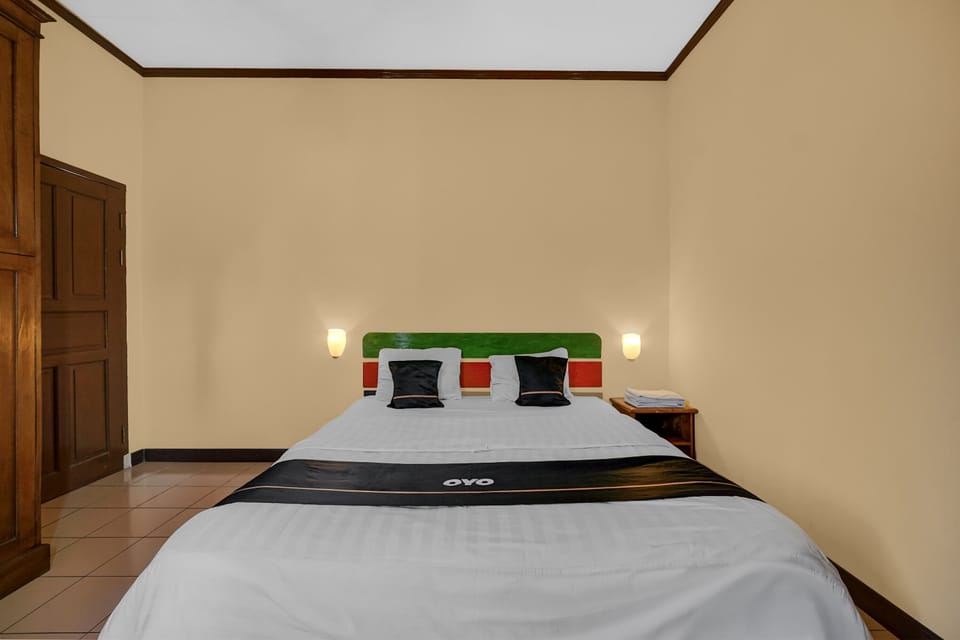 Deluxe Double Room | Free WiFi, bed sheets