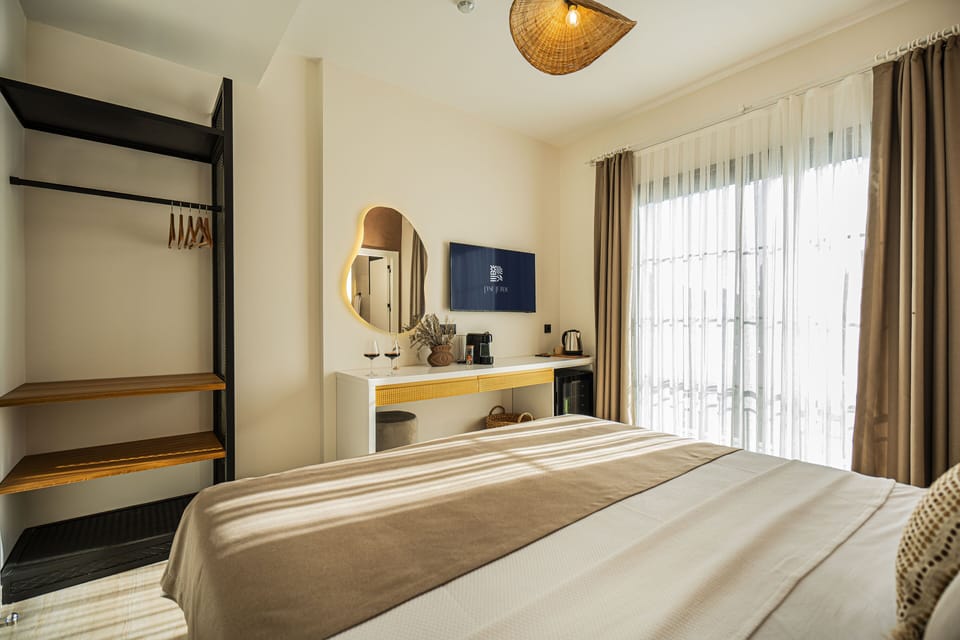 Superior Room, City View | In-room safe, desk, laptop workspace, blackout drapes