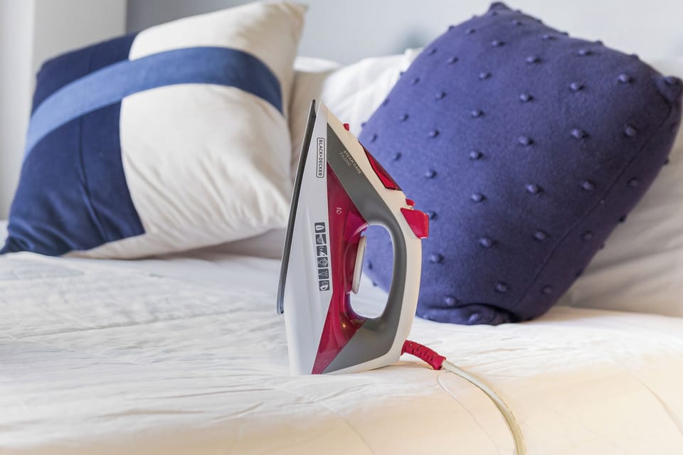 Iron/ironing board