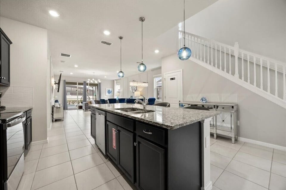 2303 Lelani Circle (8).jpg