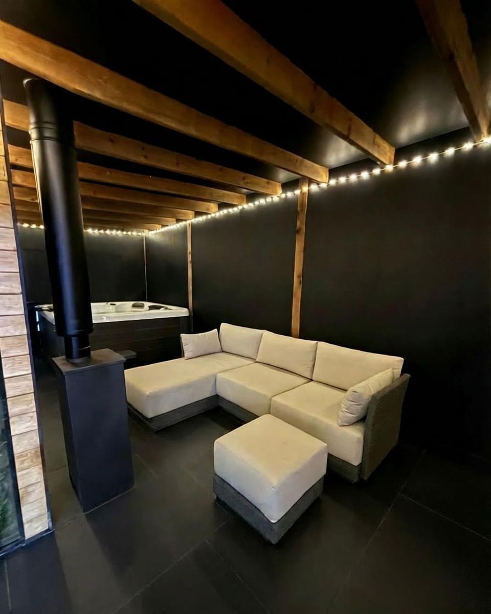 Indoor spa tub
