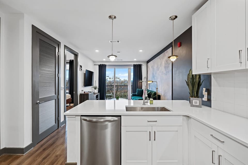 Full kitchen with bar seating for 4