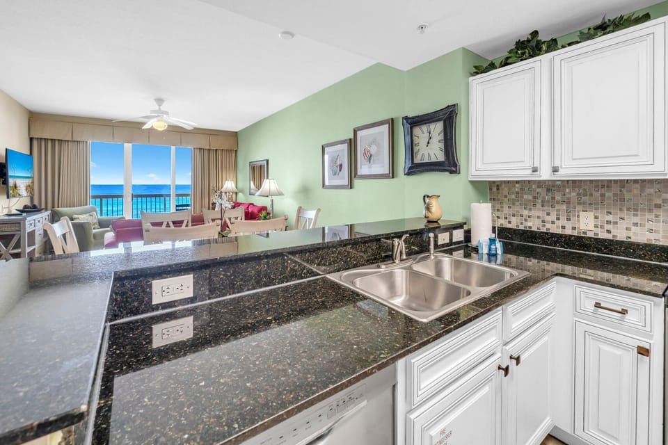 Condo, Multiple Beds (Calypso 2-404) | Private kitchen