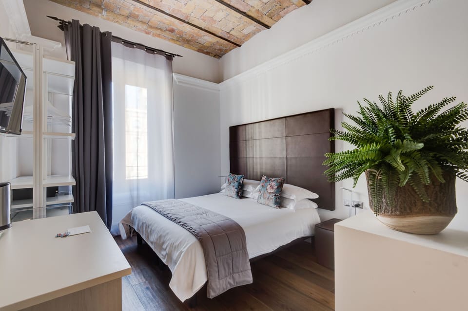 Comfort Triple Room | Premium bedding, down comforters, Select Comfort beds, minibar