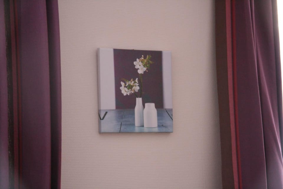 Minibar, iron/ironing board, free WiFi, bed sheets