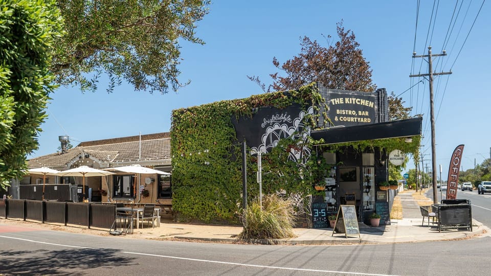 Nearby restaurants 