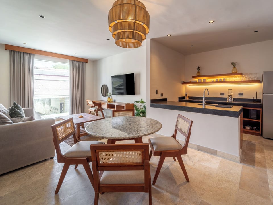 Superior Suite | Private kitchen | Coffee/tea maker, highchair