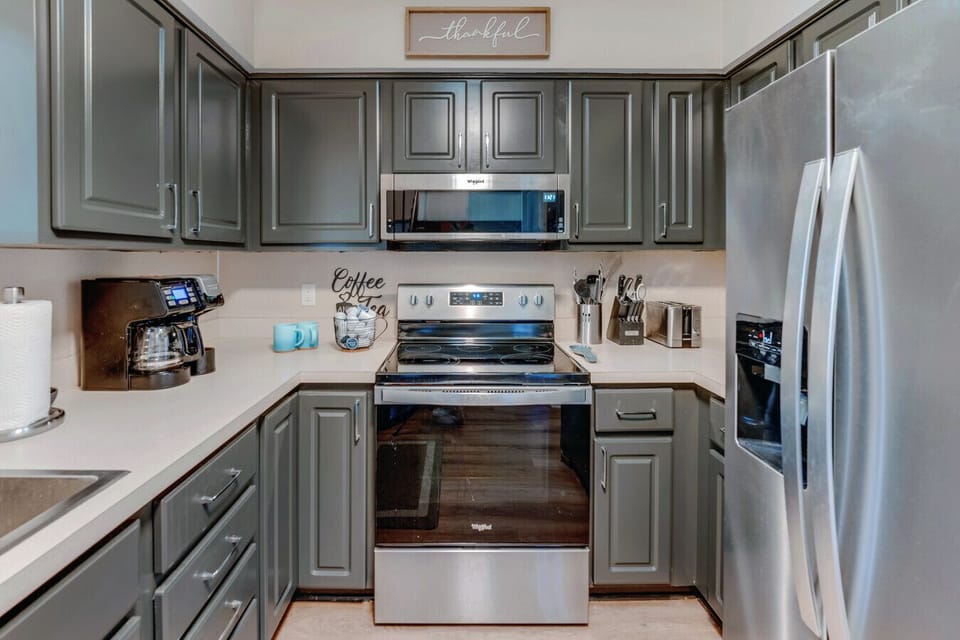 Kitchen | Stainless Appliances & Modern Cabinetry