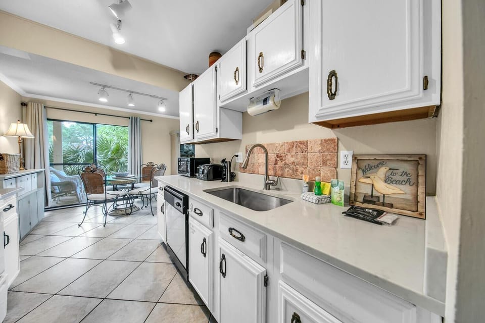 Condo, Multiple Beds (Seascape Golf Villas 4A) | Private kitchen
