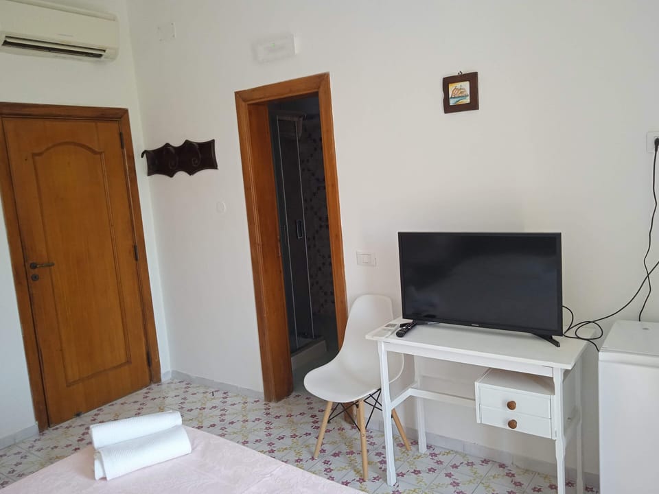Classic Double Room | Premium bedding, blackout drapes, free WiFi, bed sheets