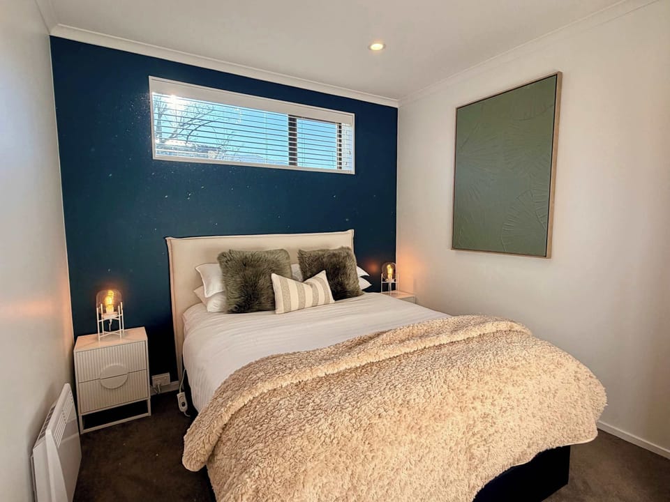 Guest Bedroom, luxury linen, wardrobe, electric blankets, wool duvets and blankets.