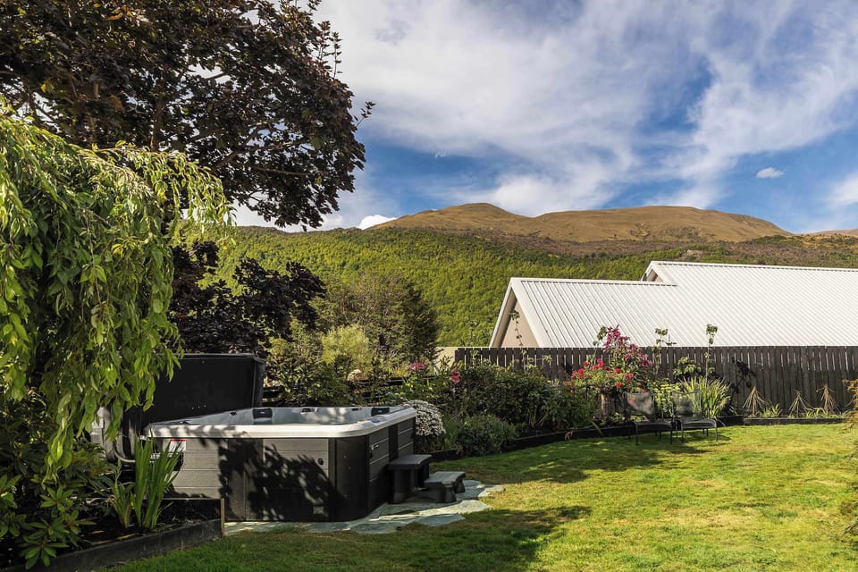 Hot-Tub, perfect for unwinding and relaxing after your day's sightseeing activities. Accessed from the garden and professionally valeted on every guest departure.