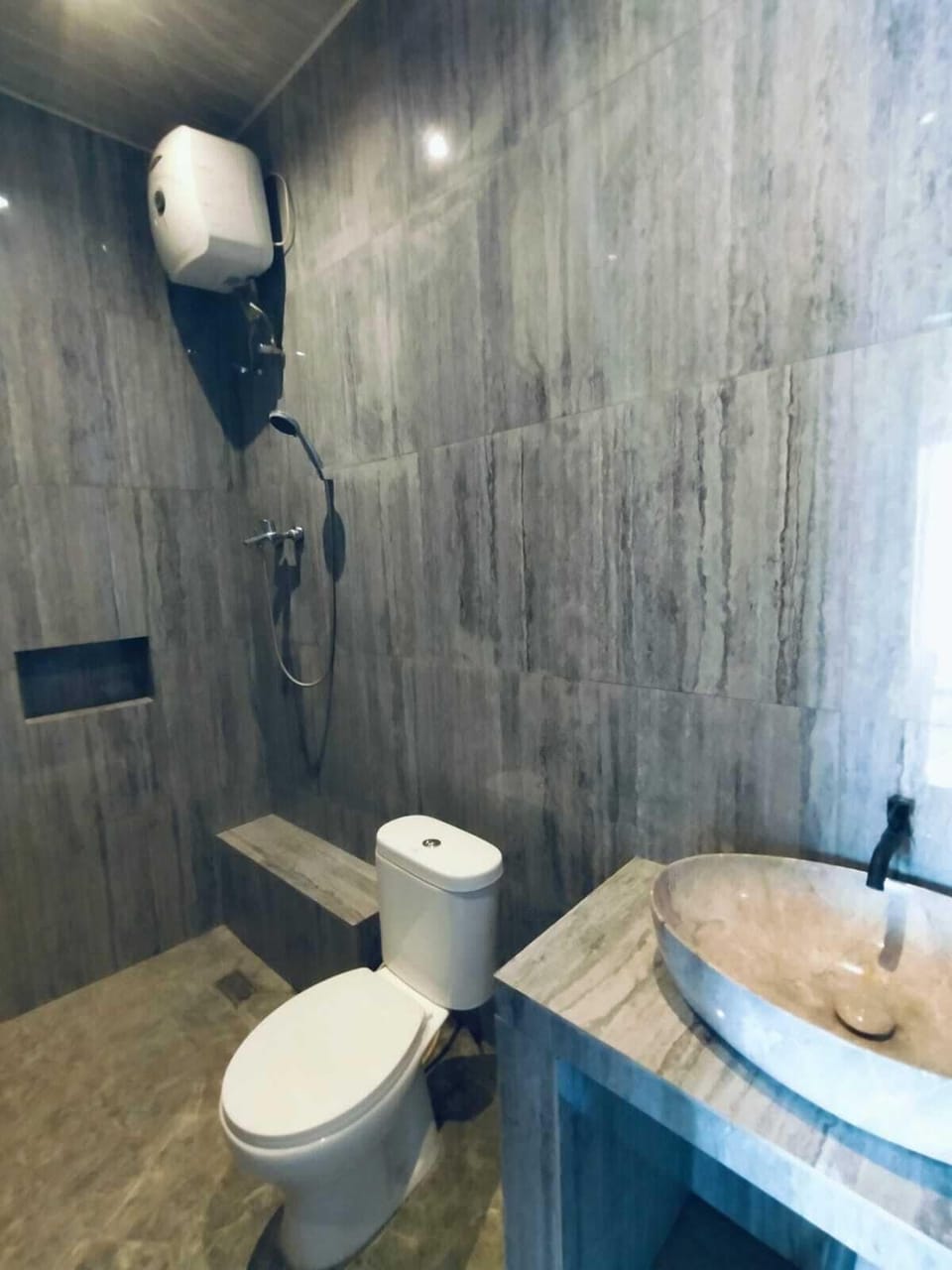 Deluxe Double Room, Pool View | Bathroom | Shower, free toiletries, towels, soap
