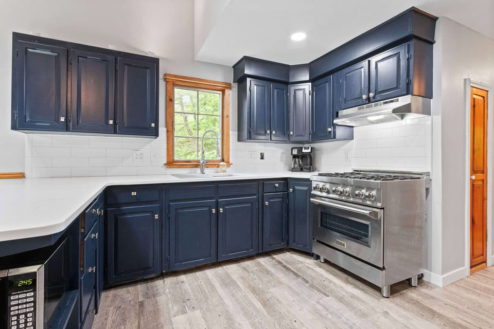 Big Cabin kitchen