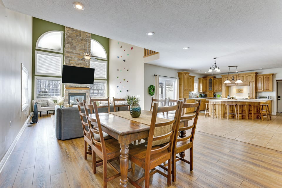 Dining Area | 1st Floor
