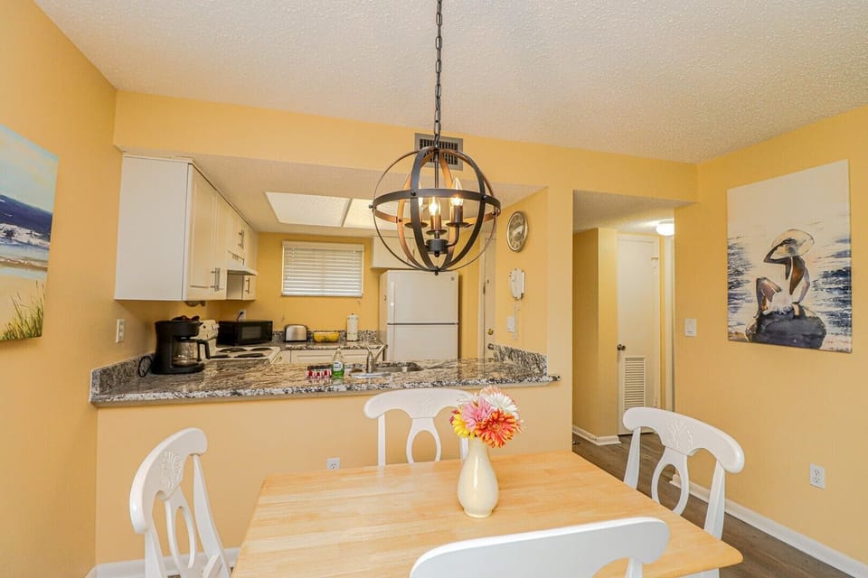 St. Augustine Beach Rentals Dining Room