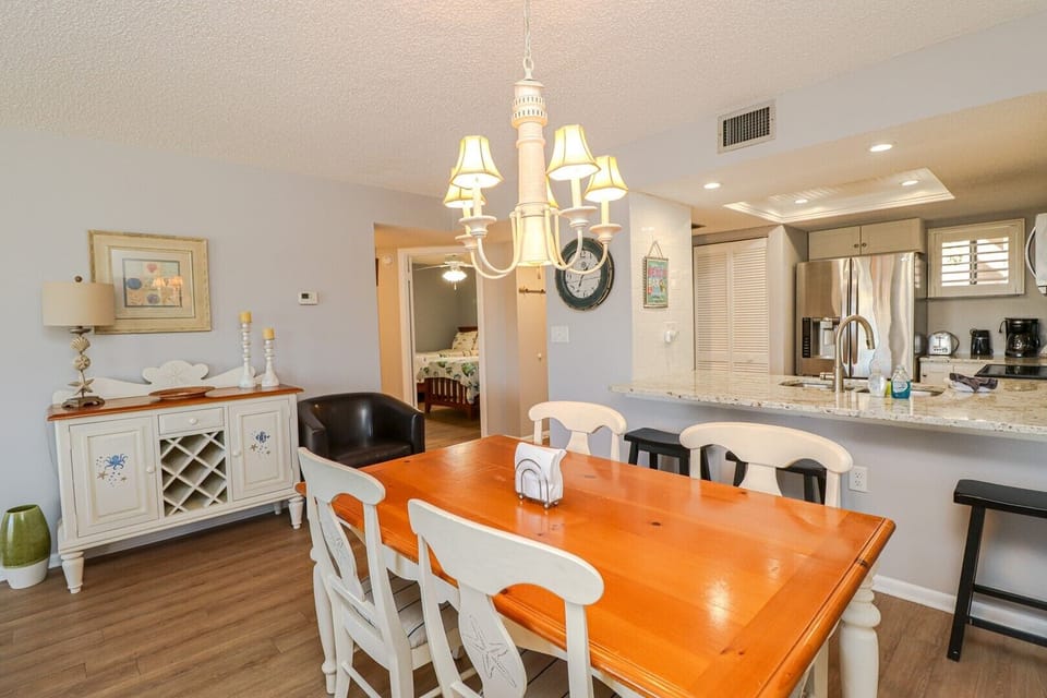 St. Augustine Beach Rentals Dining Room