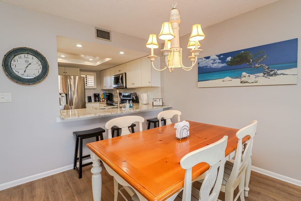 St. Augustine Beach Rentals Dining Room