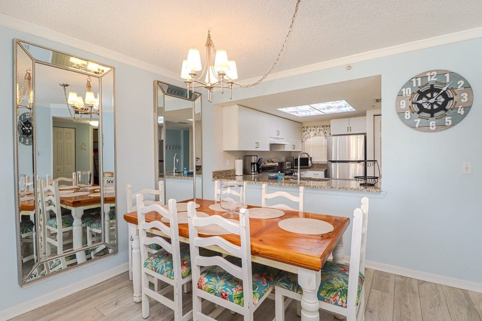 St. Augustine Beach Rentals Dining Room