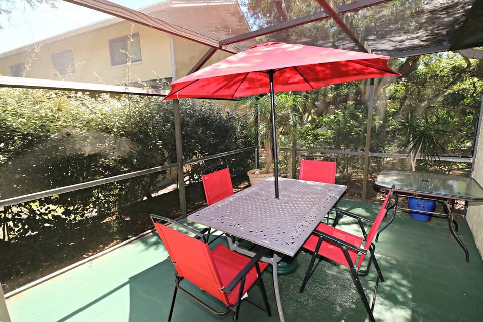 St. Augustine Beach Rentals Screened Patio