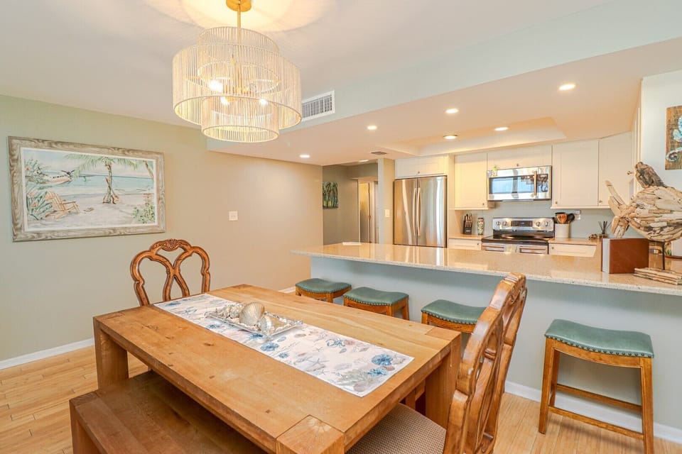 St. Augustine Beach Rentals Dining Room