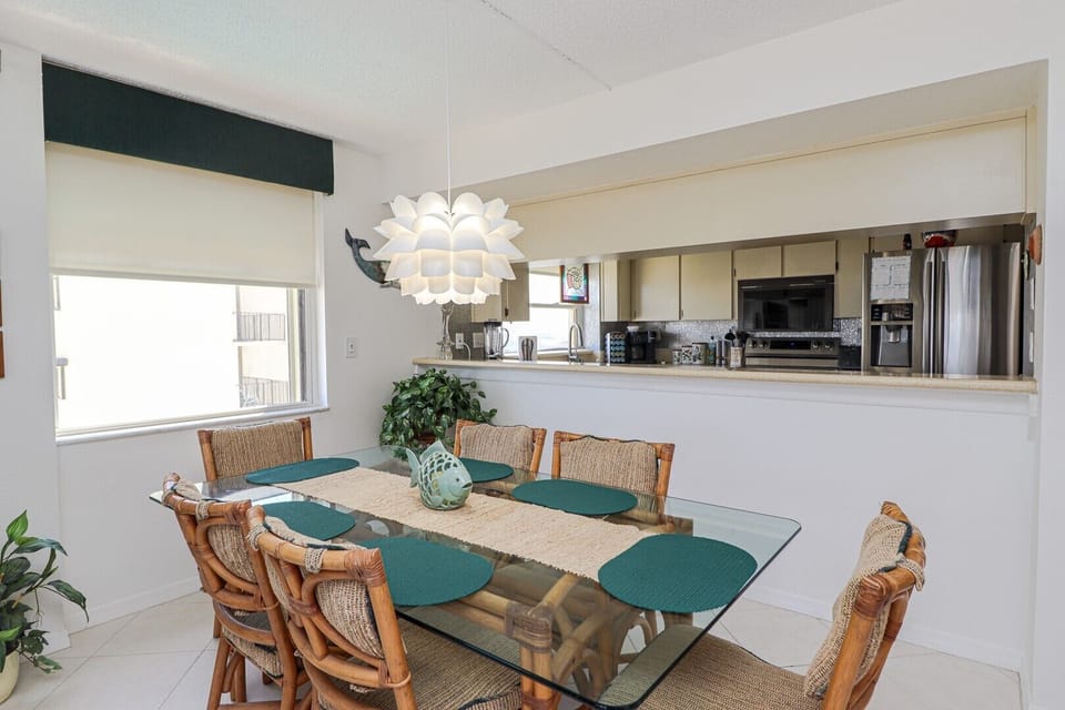 St. Augustine Beach Rentals Dining Room