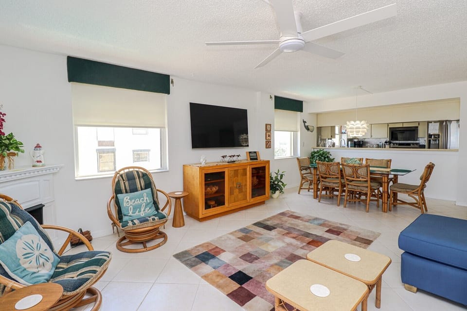 St. Augustine Beach Rentals Living Room