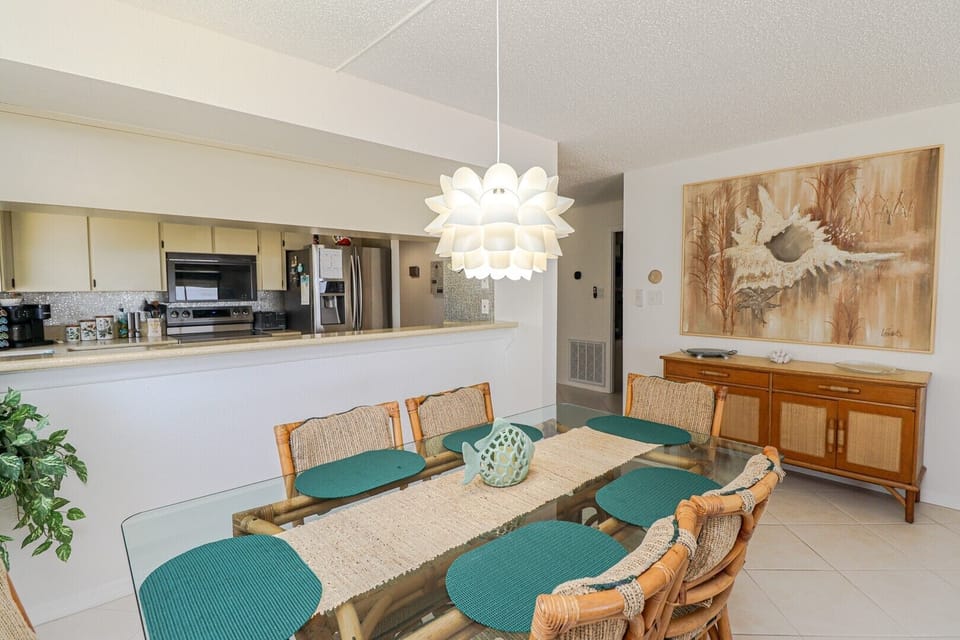 St. Augustine Beach Rentals Dining Room