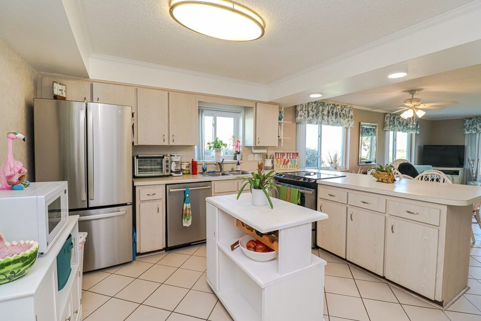 Spanish Trace Vacation Rental Kitchen